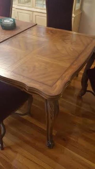 Beautiful parquet top dining table & 6 chairs