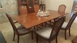 Dining Table in great shape, 6 Chairs