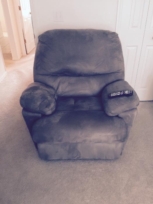Nice Automatic Recliner! 