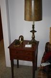 VINTAGE TURNED LEG STAND