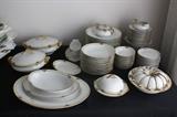 VINTAGE PORCLEIN CHINA 