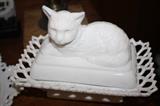CAT IN BASKET MILK GLASS