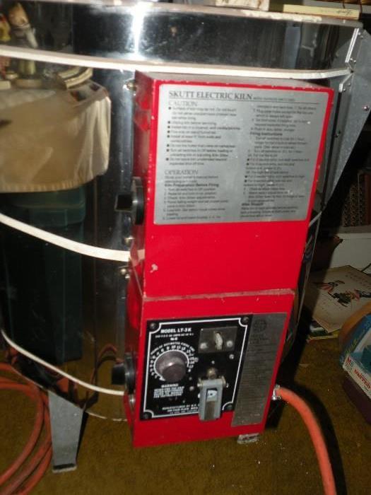 Quality Estate Sale by Anitra in Maywood starts on 6/10/2016