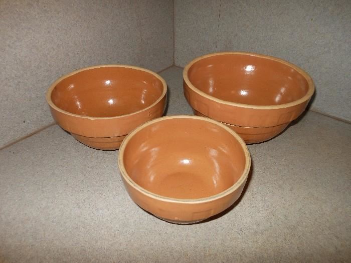 Set of 3 pottery bowls