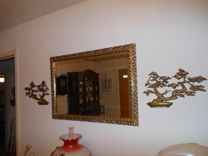 Wall mirror & decor