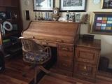 Roll top desk w/chair