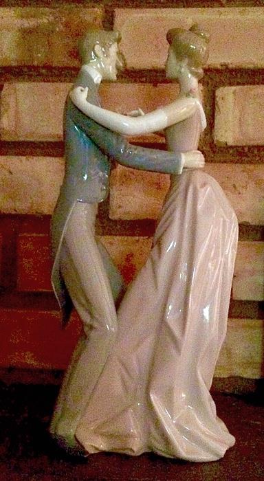 Lladro "Anniversary Waltz" Figurine 
