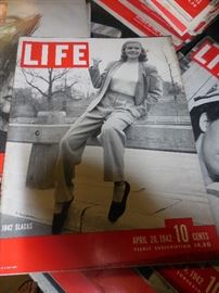 1942 WOMEN WEARING SLACKS!!