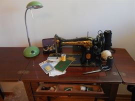 1938 Hand Painted Gold, Ornate, Singer Sewing Machine.Cabinet newer