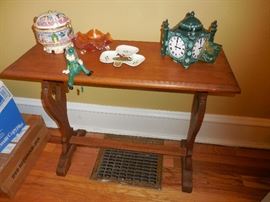 Vintage Mahogany Occasional Table.