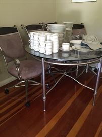 Nice table and chairs 