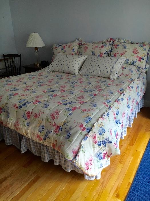 King-sized bed,  Pennsylvania House