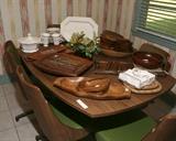 LOTS OF WOODEN SERVING PIECES