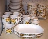 Noritake dish set