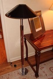 Floor Lamp & Table