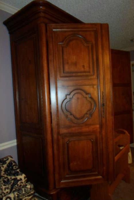 armoire/entertainment center that goes with the king bedroom set