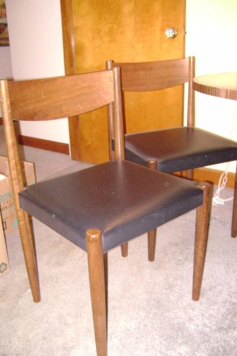 NICE DANISH TEAK 4 CHAIRS WITH TABLE--SOLID SHAPE