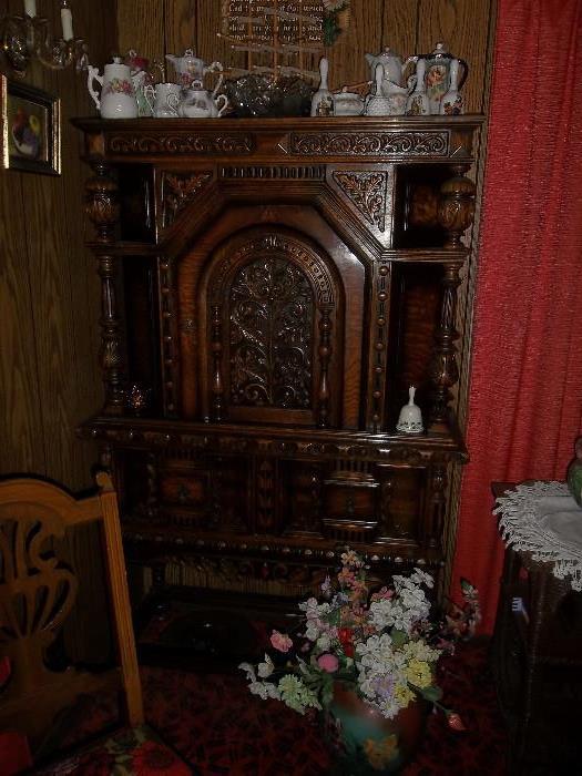 The most beautiful dining set I have seen in a long time Hutch, Buffet, Server, and Refractory table with chairs. Very ornately carved. Every piece is packed we still have a lot of work to do