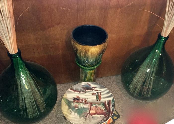 Pottery, decorative items
