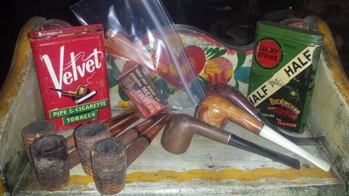 Velvet & Half and Half pipe tobacco tins, pipes