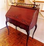 writing desk