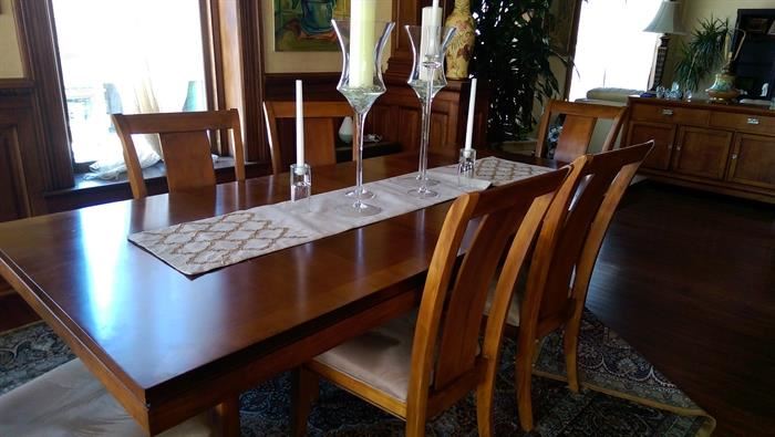 Dining table w 8 chairs $2000.