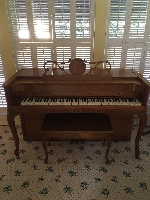 Baldwin Acrosonic # 560109 - satin finish - excellent condition