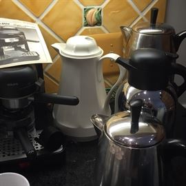 Coffee pots and carafes