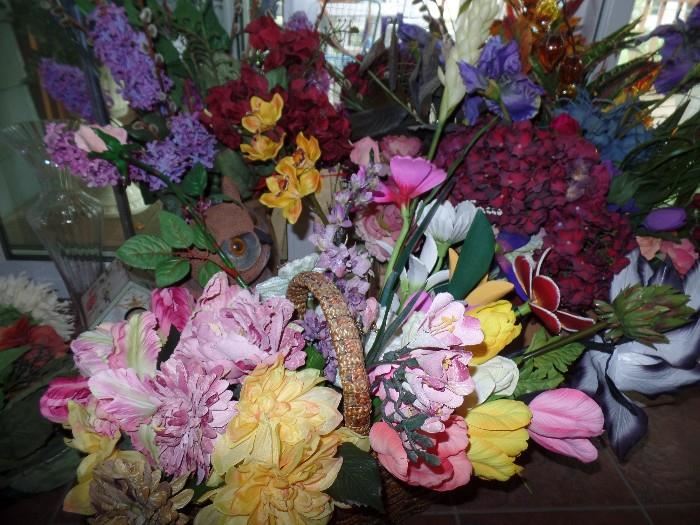 Lots of high quality new silk flowers