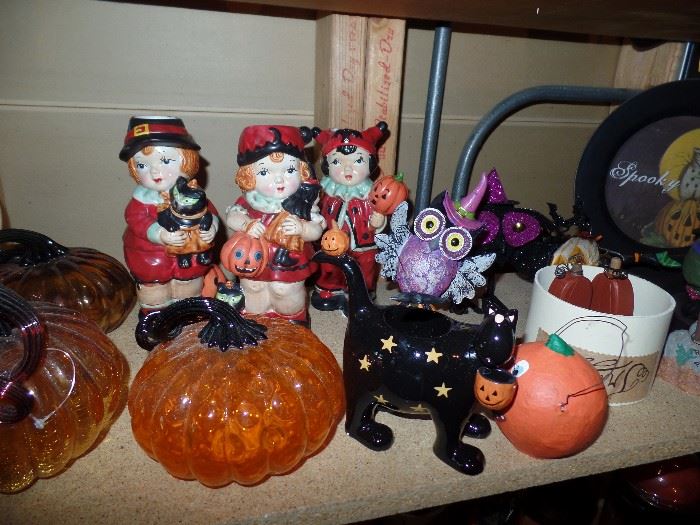 There is a very large amount of wonderful new or like new Halloween items.