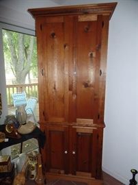 Tall oak cabinet with 4 doors