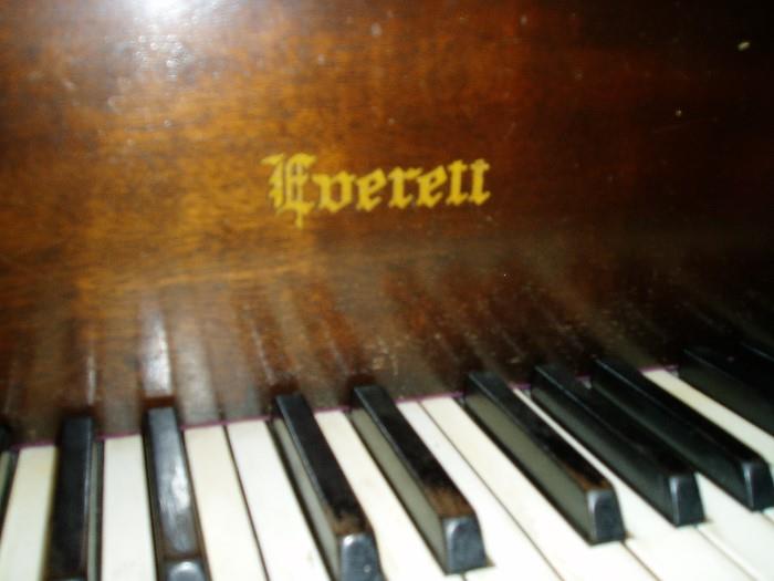 Everett Baby Grand Piano 