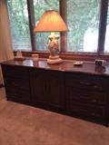Hickory Mfg. Co. Dresser