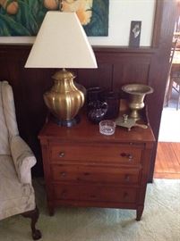 Very simple yet beautiful,side table with brass lamp