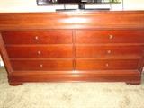 Thomasville 8 Drawer Dresser