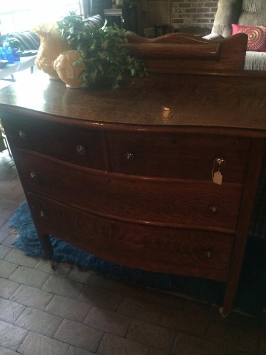 Antique 4-drawer chest