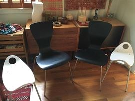 Pair of chairs. Model: Nikke
Painted wood and chrome steel
Designer Tapia Wirkkala for Stendig.
Also, three Wirkkala stools 