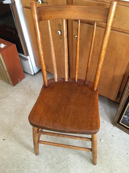 Set of 6 antique chairs, spokes are tiger maple