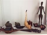  Assorted  decorative collectibles 