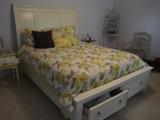 QUEEN SIZE BED WITH STORAGE