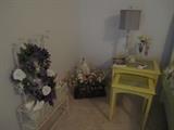 FLORALS AND NESTING TABLES
