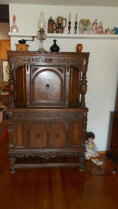 Antique oak hutch 
