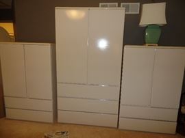 Ello Dresser 