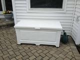 "The georgian" white patio chest