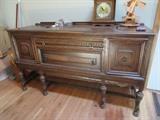 NEEDS SOME TLC BUT VERY NICE BUFFET