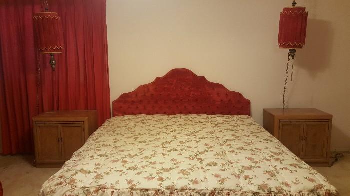King Size Bed w/Ithaca Headboard & Matching Lamps