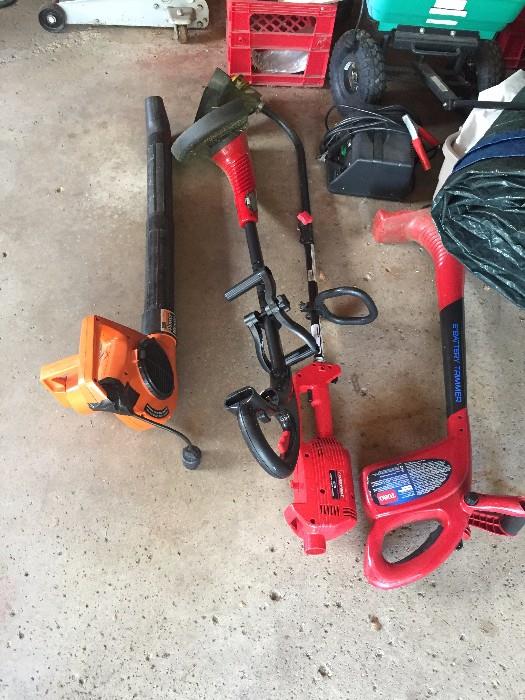 YARD AND LANDSCAPING TOOLS-LEAF BLOWER-EDGERS