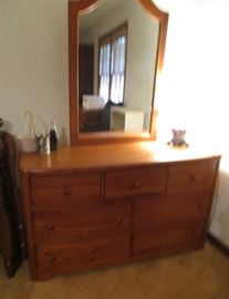 dressser and mirror