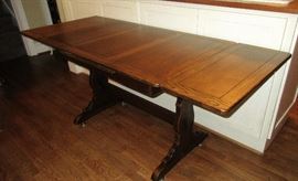 pub table with end leaves out