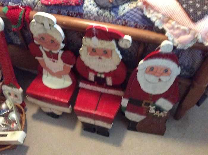 Hand painted Santa and Mrs. Claus - just so cute!